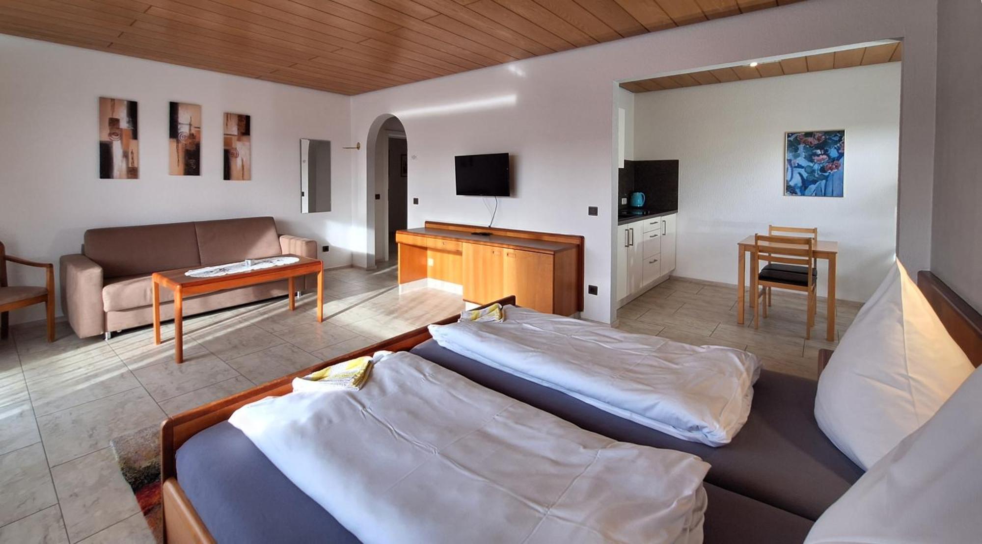 Hotel Garni Sebastian Kirrweiler  ภายนอก รูปภาพ
