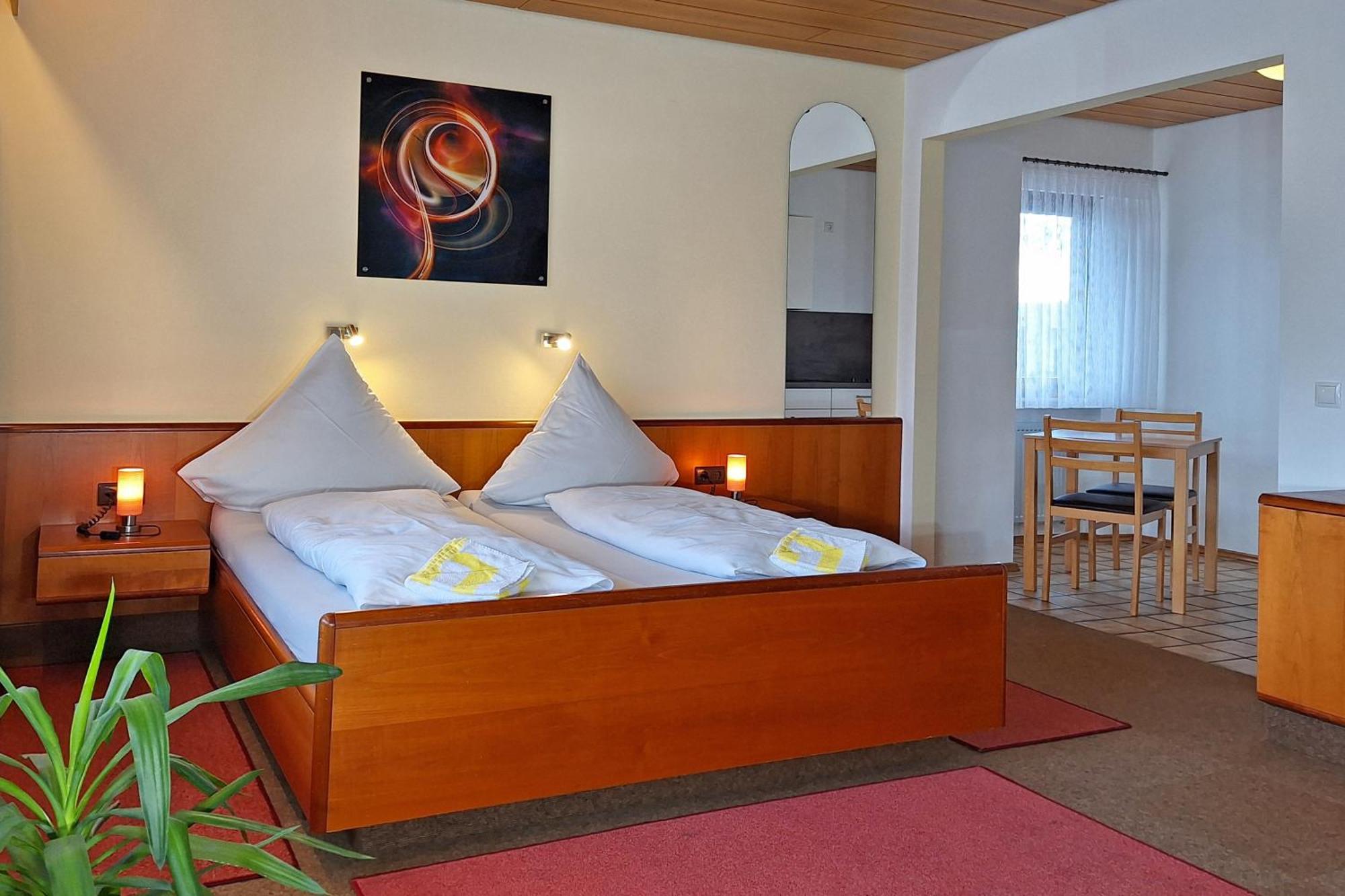 Hotel Garni Sebastian Kirrweiler  ภายนอก รูปภาพ