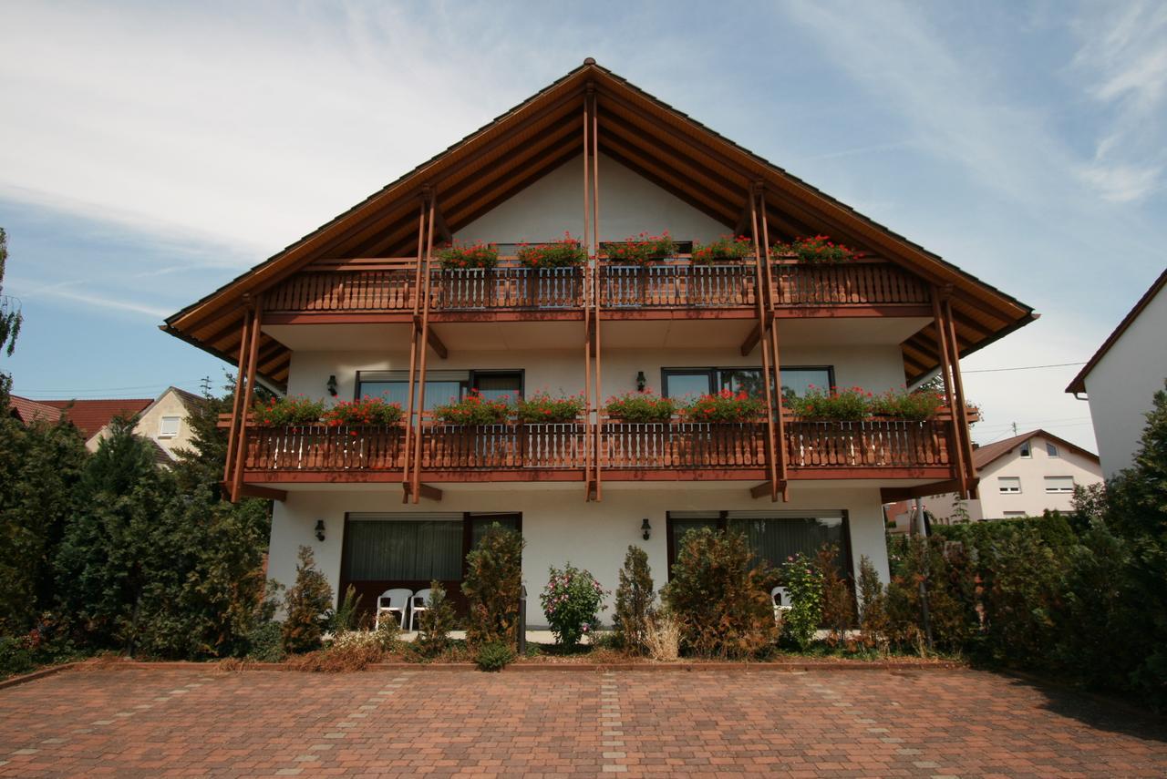 Hotel Garni Sebastian Kirrweiler  ภายนอก รูปภาพ